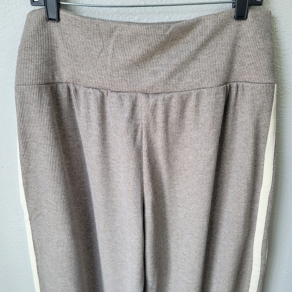 Halara Ribbed High Waisted Tummy Control Wide Leg Pants Size XLarge In Taupe NEW - Picture 11 of 12